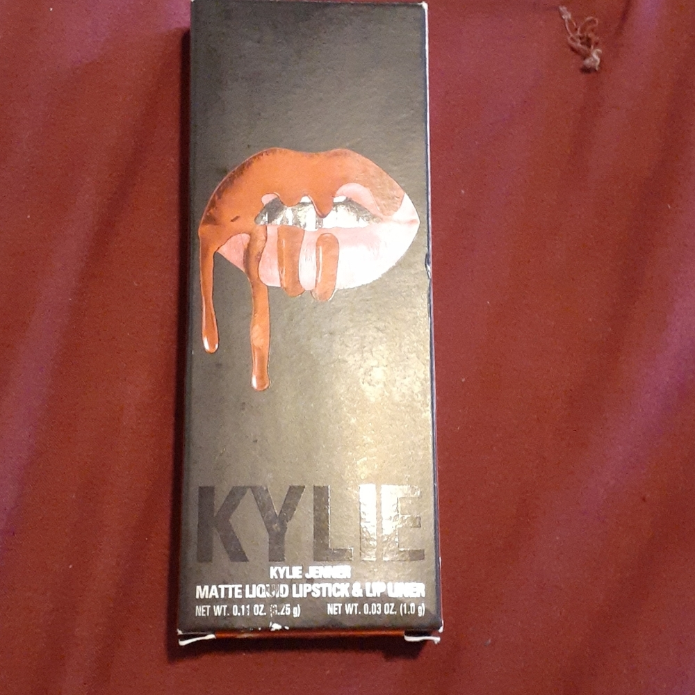 Kylie Lip Kit in the shade: KRISTEN